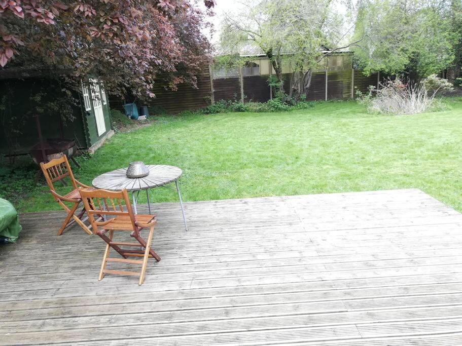 River Cabin Retreat Shepperton Luaran gambar