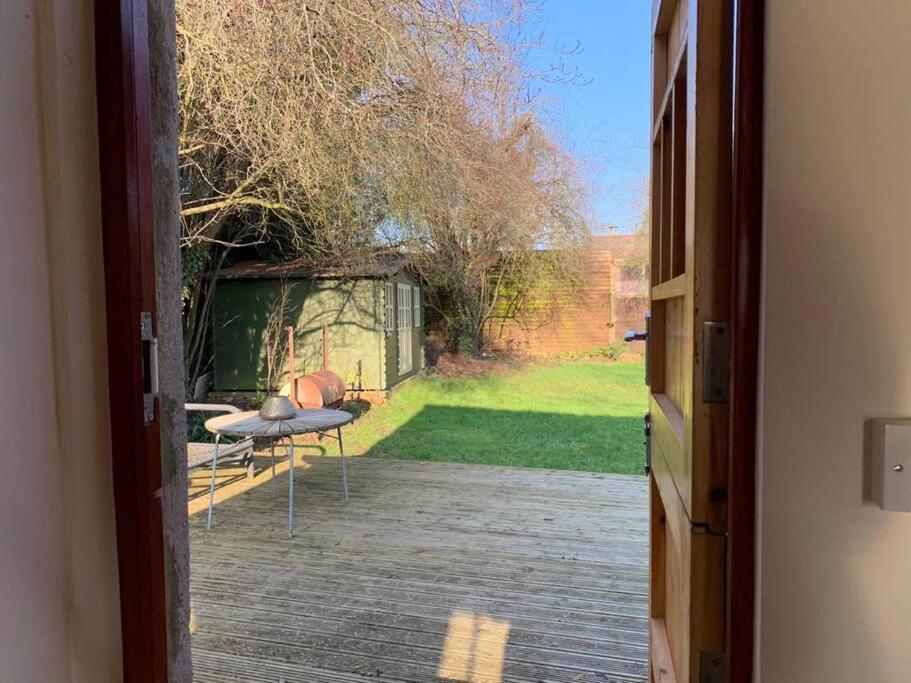 River Cabin Retreat Shepperton Luaran gambar